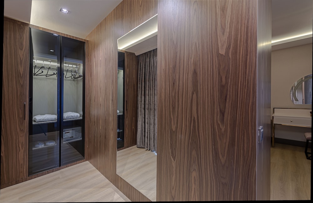 Sealife Royal Suites 6