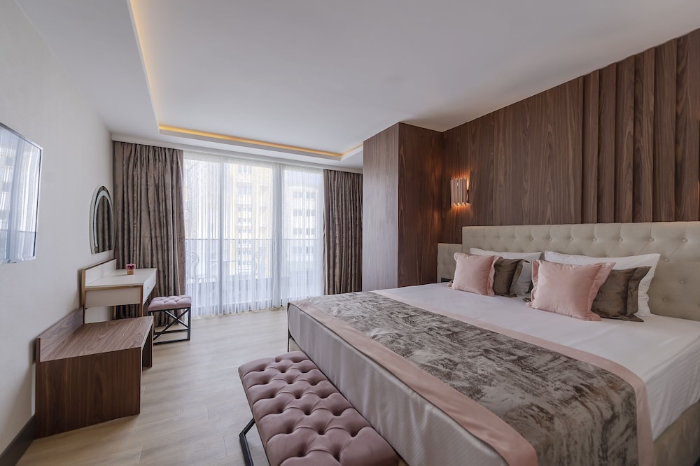 Sealife Royal Suites 8