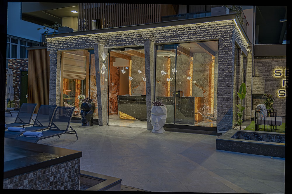 Sealife Royal Suites 2