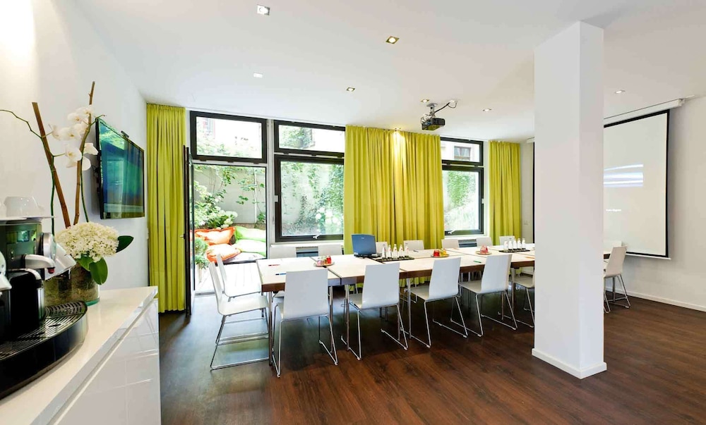 Ibis Styles Frankfurt City 21