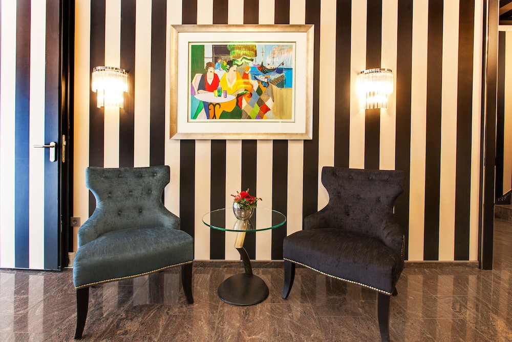 The Domicil Hotel 3