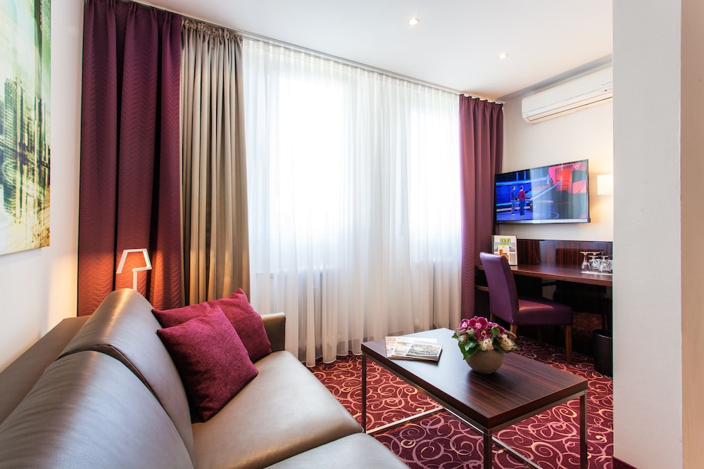 The Domicil Hotel 23