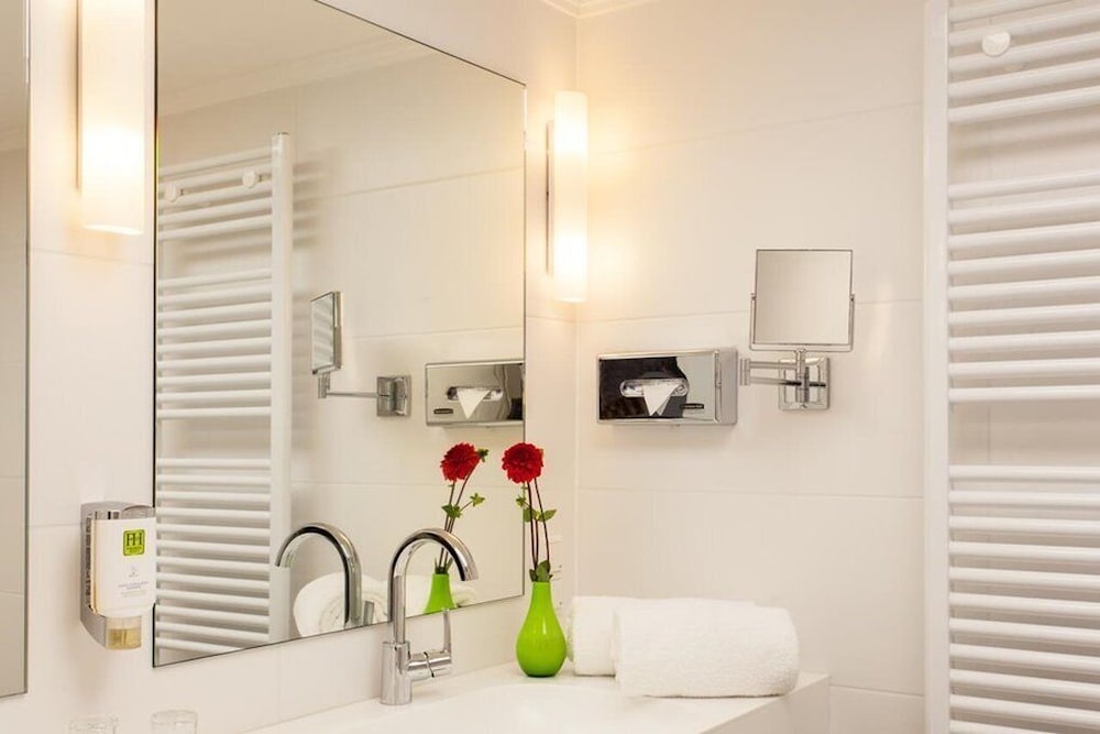 The Domicil Hotel 17