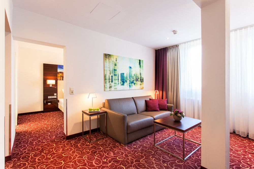 The Domicil Hotel 22