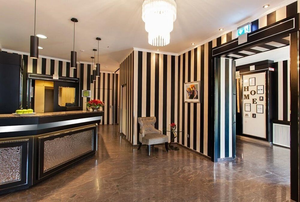 The Domicil Hotel 7