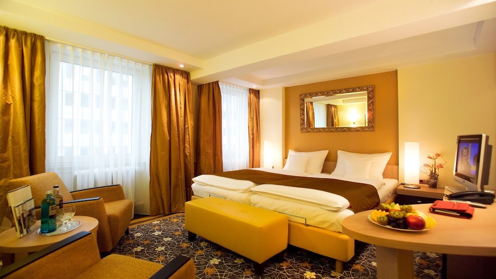 The Domicil Hotel 15