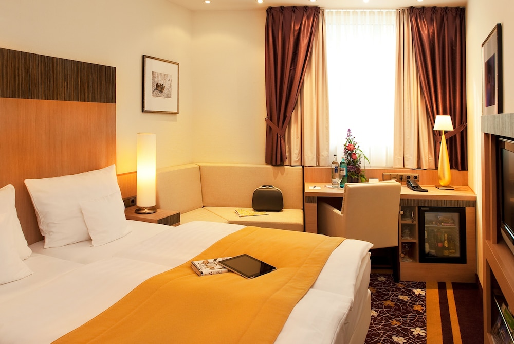 The Domicil Hotel 13