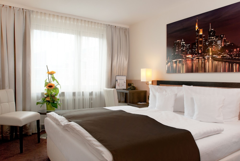 The Domicil Hotel 14
