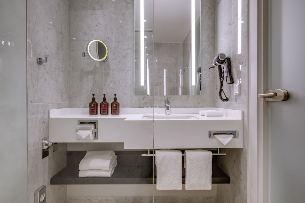 Clayton Hotel Düsseldorf 8