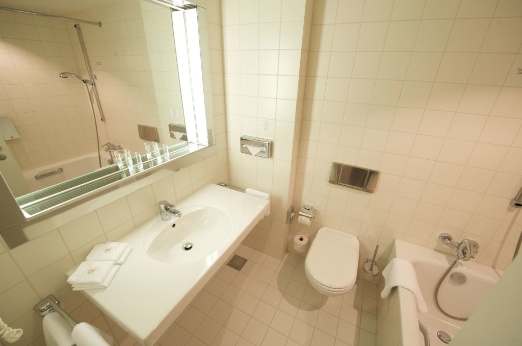 Holiday Inn Berlin - City West 4
