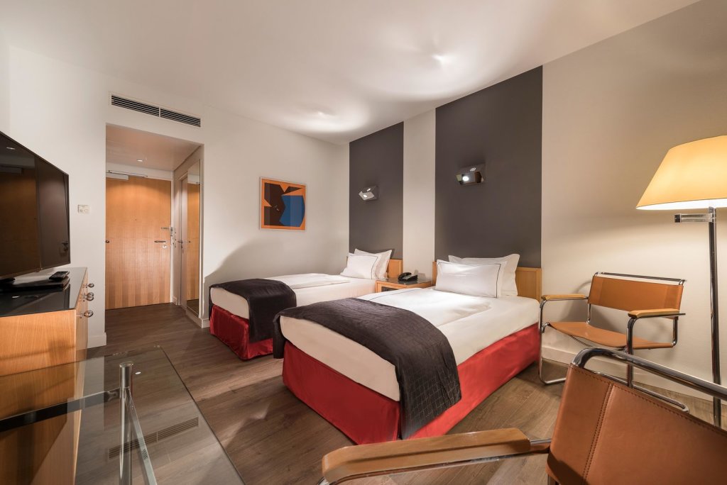 Holiday Inn Berlin - City West 12