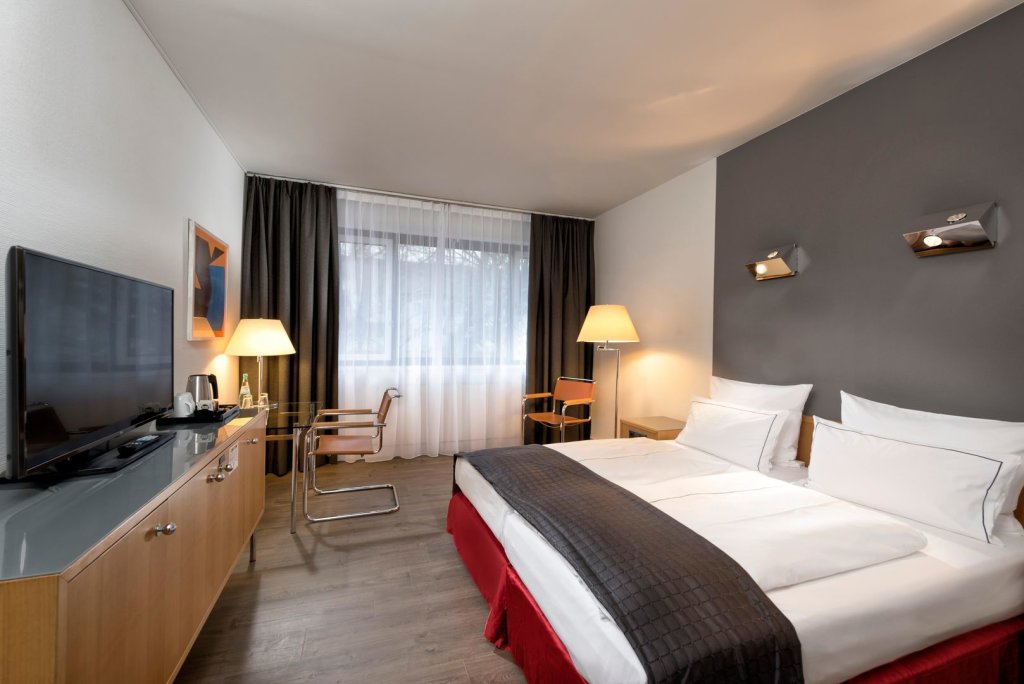 Holiday Inn Berlin - City West 5