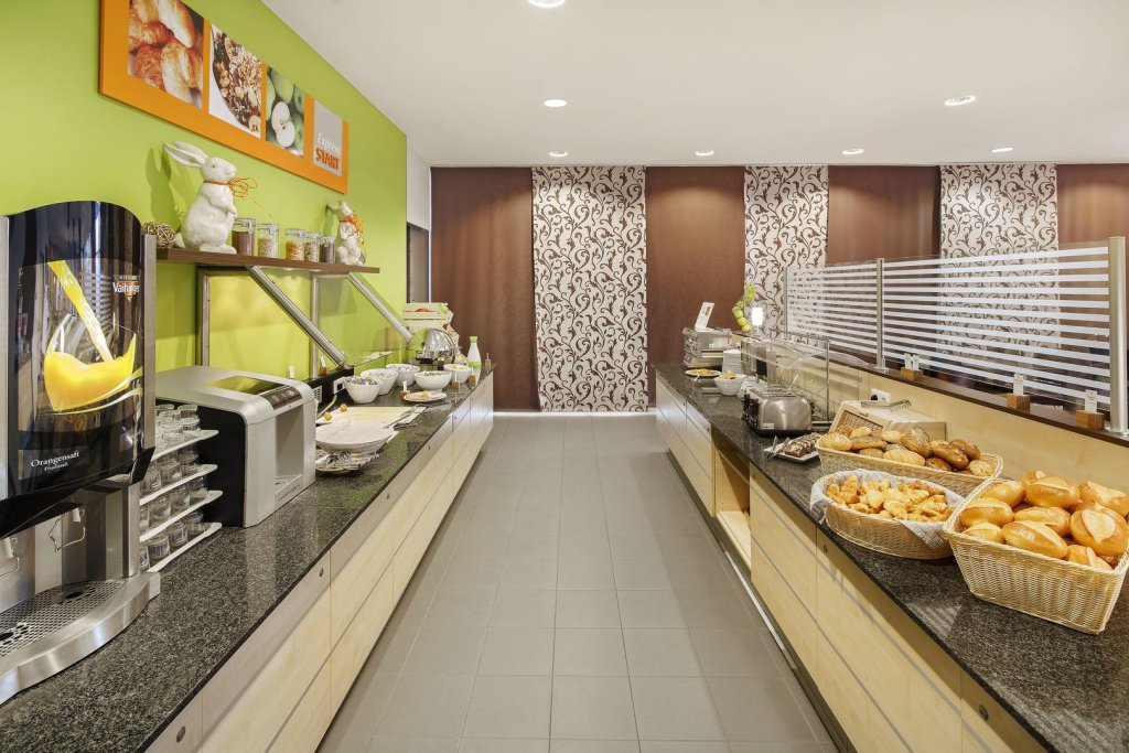 Holiday Inn Express Düsseldorf - City North 9