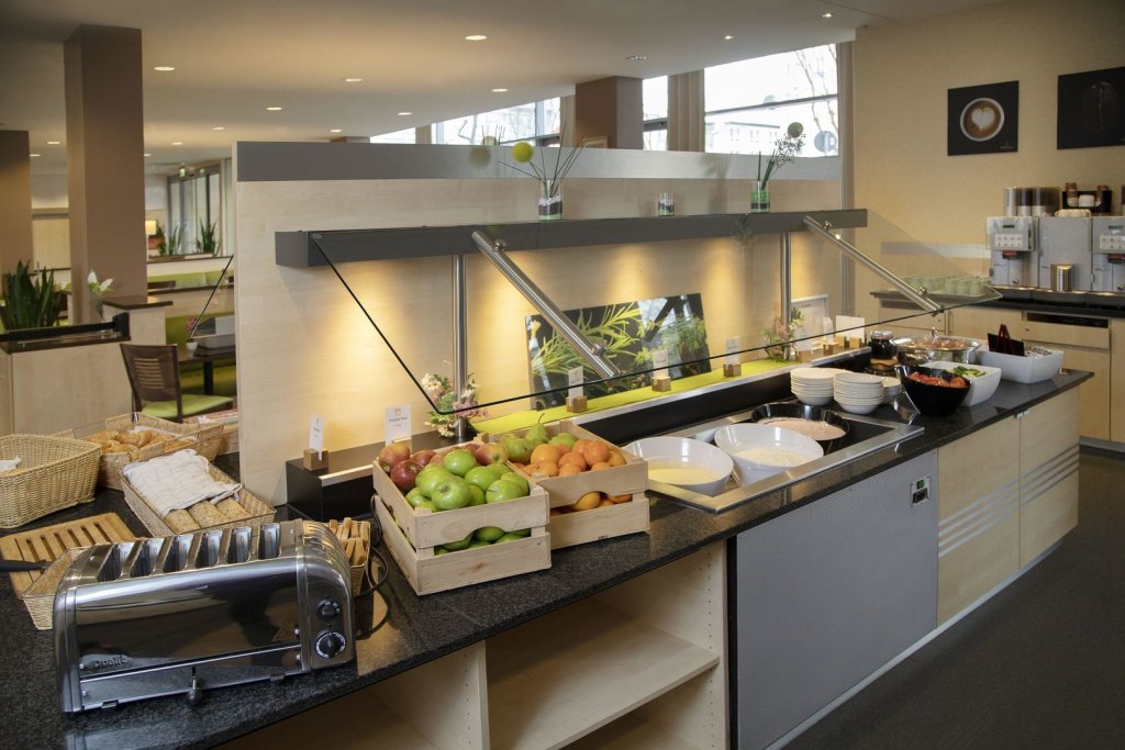 Holiday Inn Express Frankfurt Messe 17