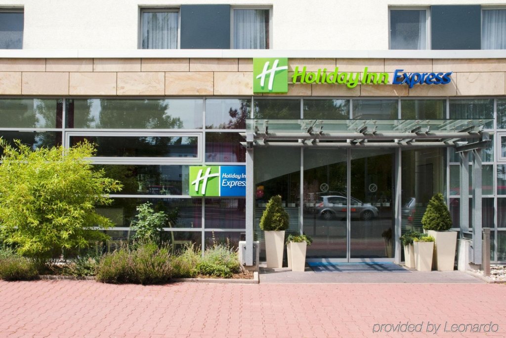 Holiday Inn Express Frankfurt Messe 4