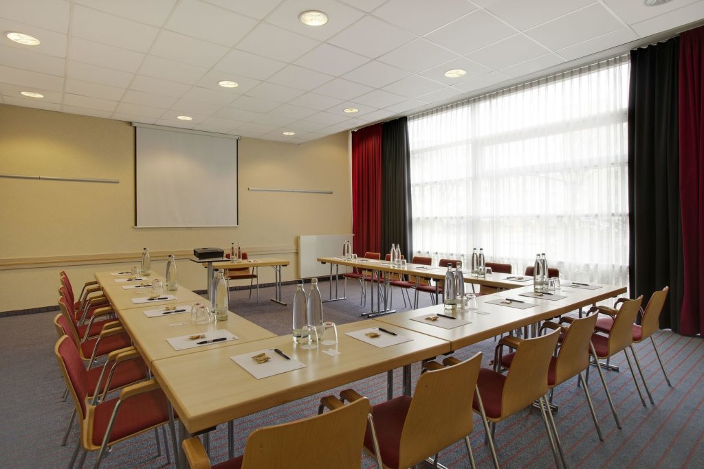 Holiday Inn Express Frankfurt Messe 7