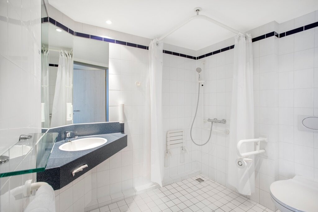 Holiday Inn Express Frankfurt Messe 23
