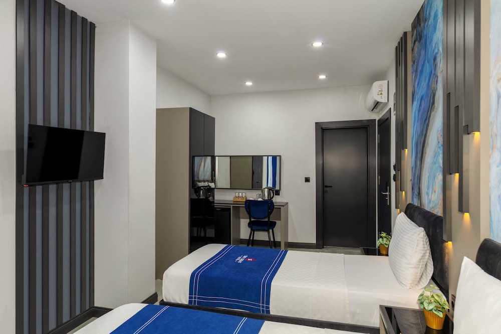The Great Airport Hotel 12