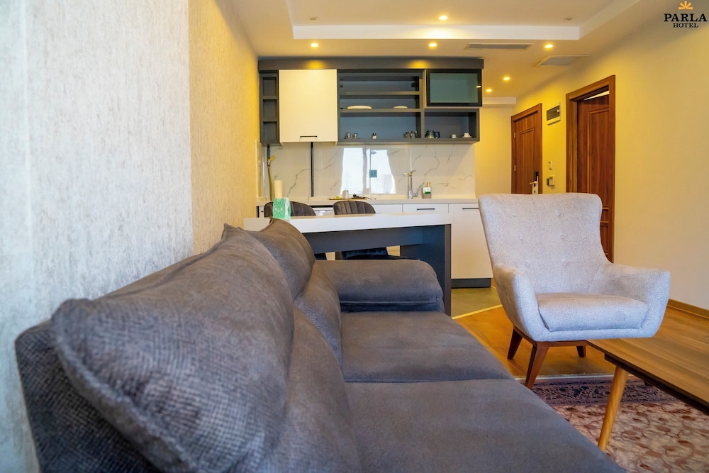 Parla Suite Hotel 9