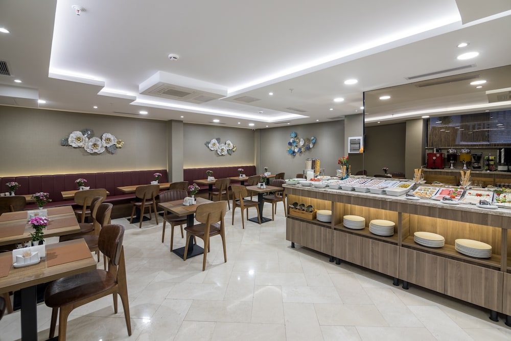The Omiya Hotel 23