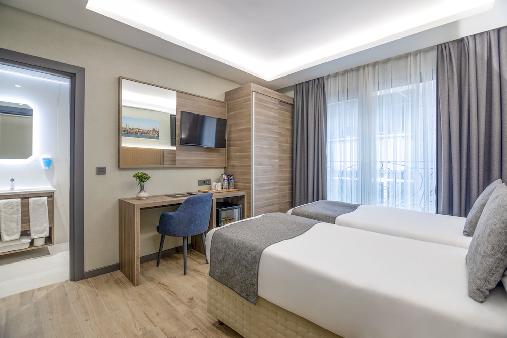 The Omiya Hotel 11