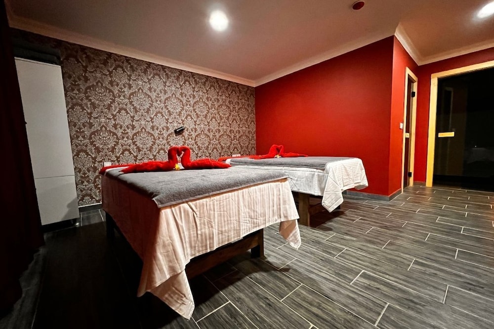 Gardan Hotel 23