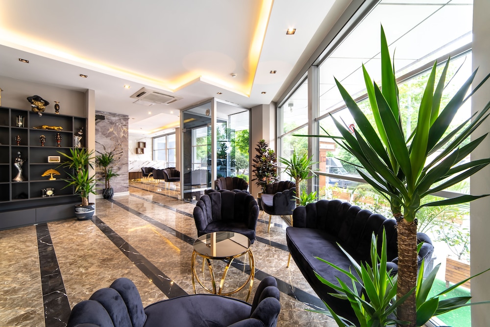 Garden Room Suit Hotel 4