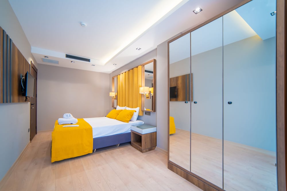 Garden Room Suit Hotel 24