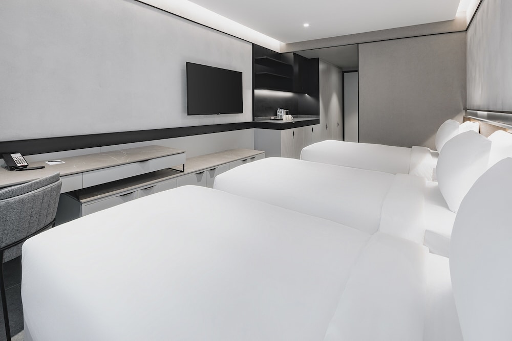Inventist Hotel Sports Academy 9