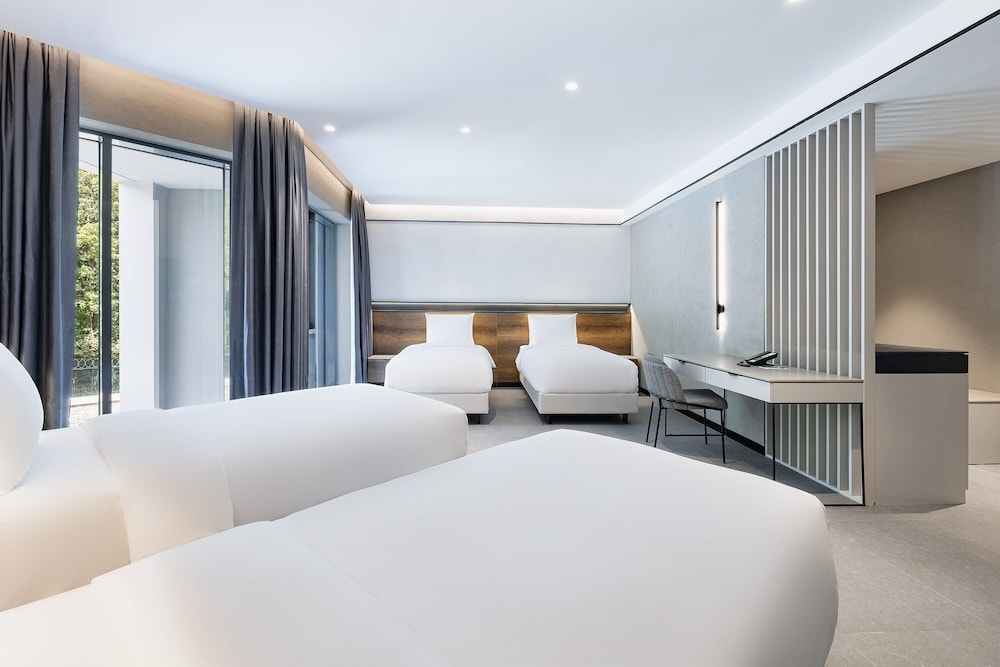 Inventist Hotel Sports Academy 16