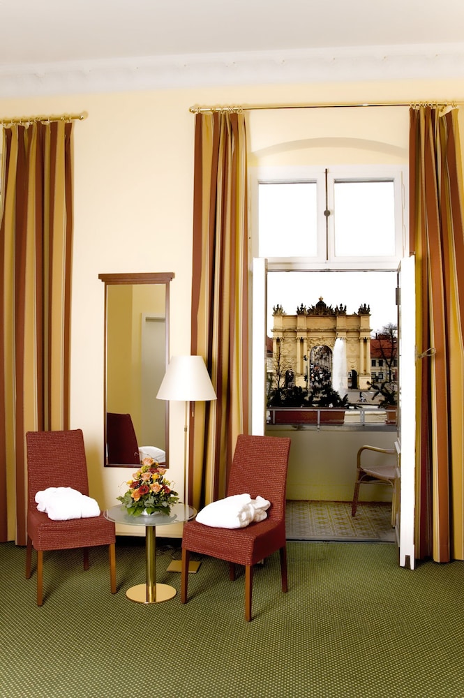 Hotel Am Luisenplatz Potsdam 12