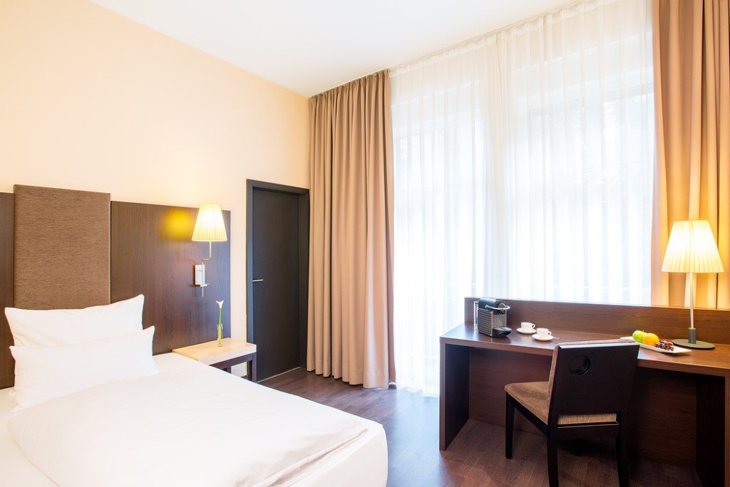 NH Frankfurt Villa 10