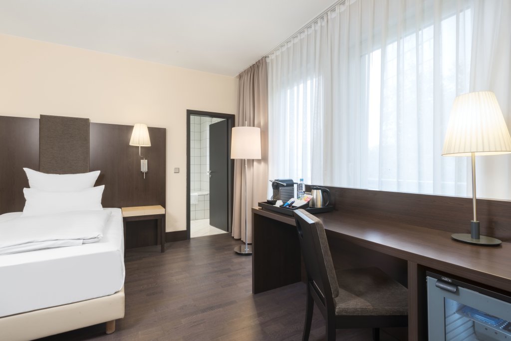 NH Frankfurt Villa 17