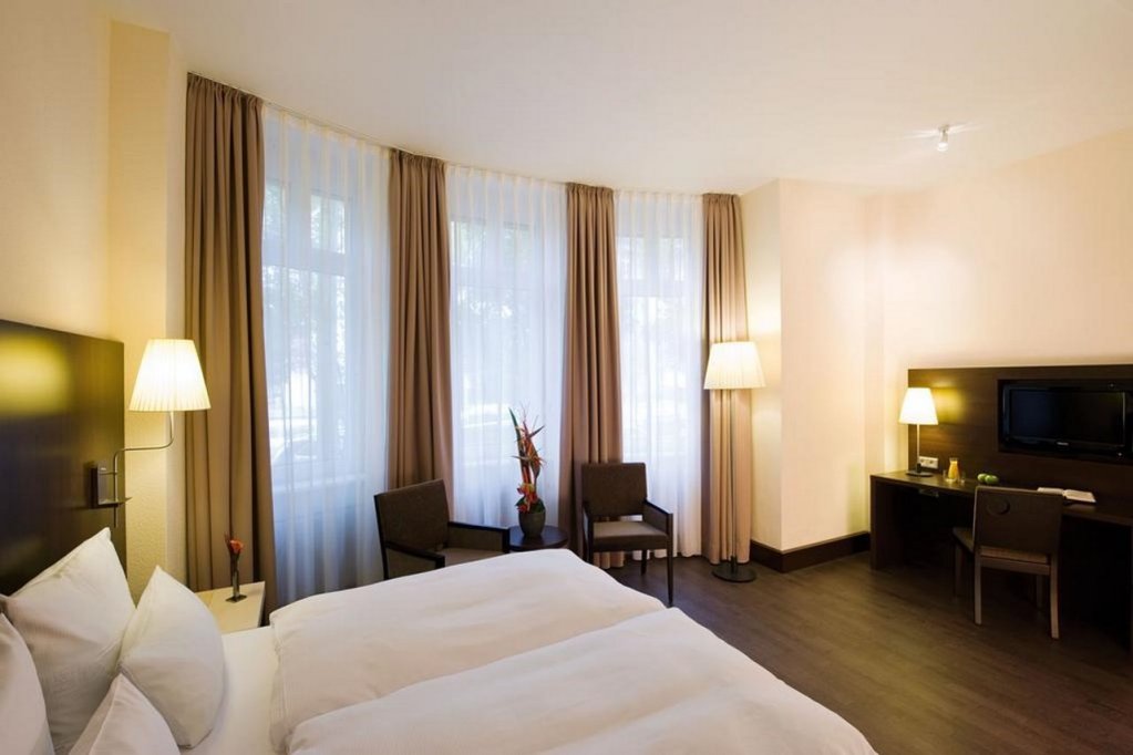 NH Frankfurt Villa 6