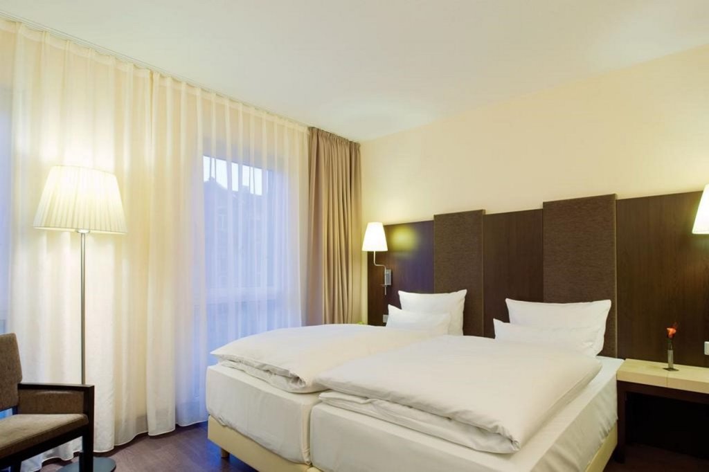 NH Frankfurt Villa 5