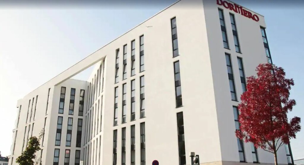 Leonardo Hotel Frankfurt City South 9