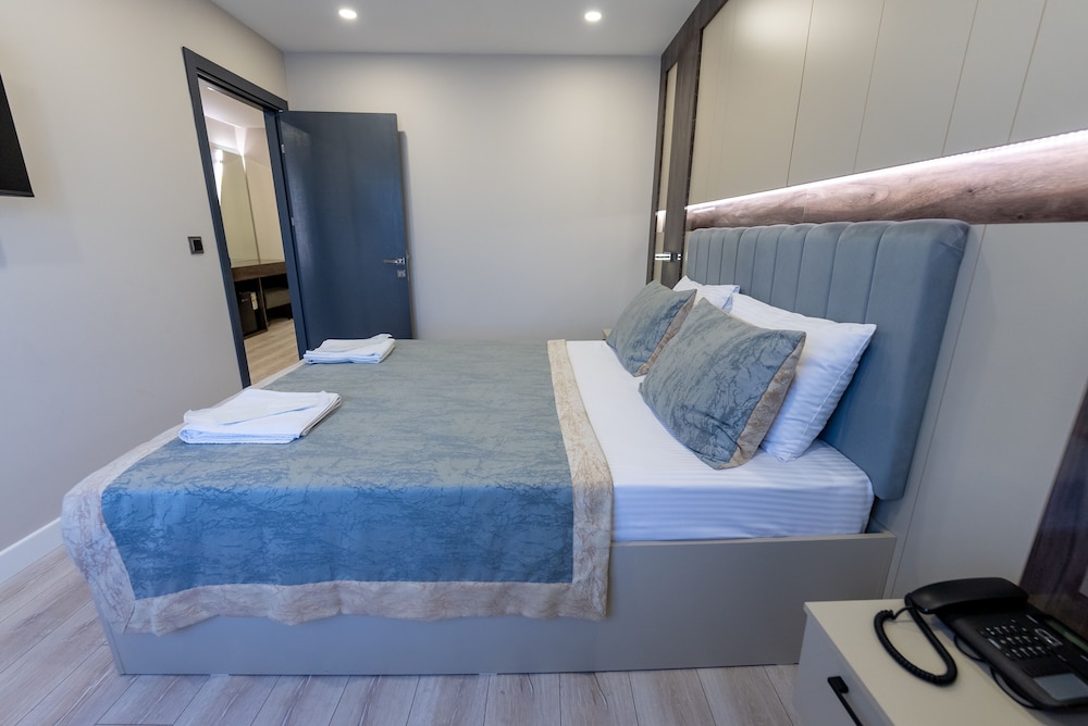 Meros Hotel 13