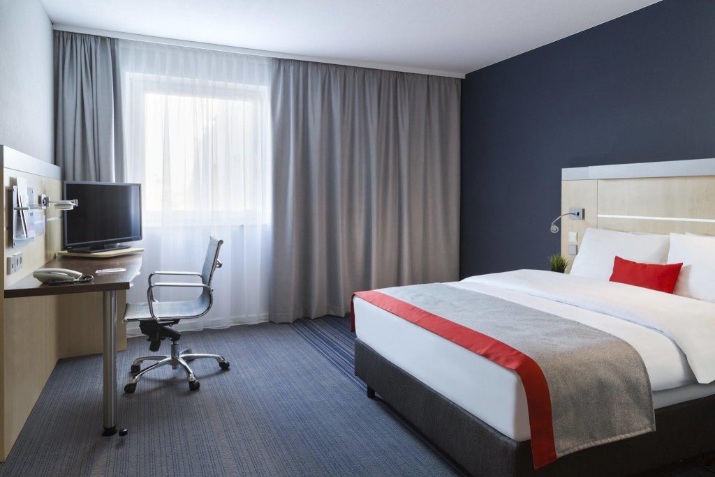 Holiday Inn Express Berlin City Centre 4