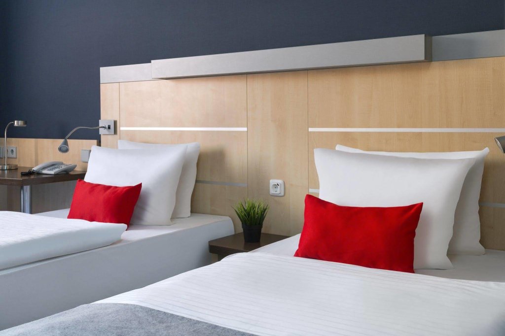 Holiday Inn Express Berlin City Centre 5