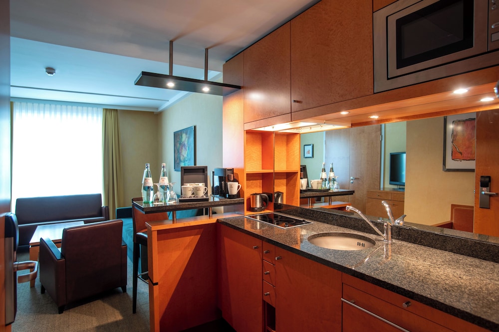 Best Western Premier Airporthotel Berlin 13