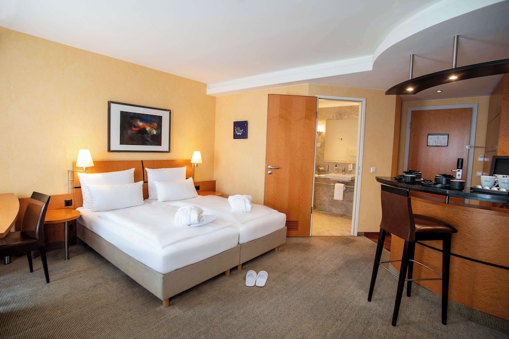 Best Western Premier Airporthotel Berlin 17