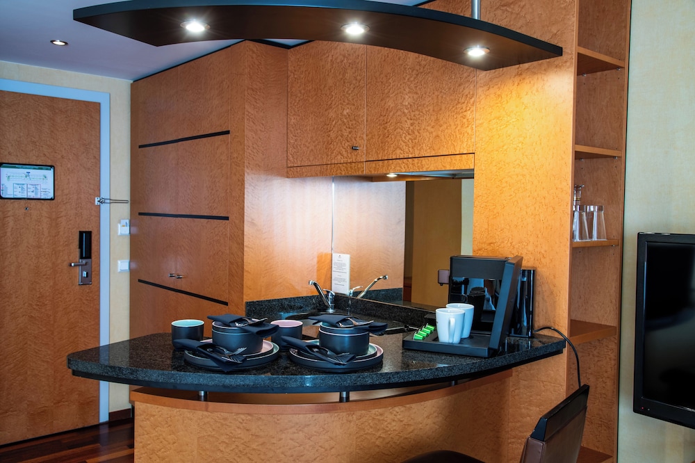 Best Western Premier Airporthotel Berlin 12