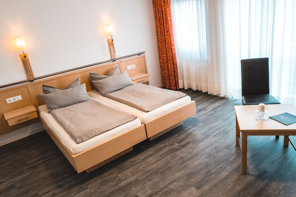 Hotel zur Post - Füllenbach 23