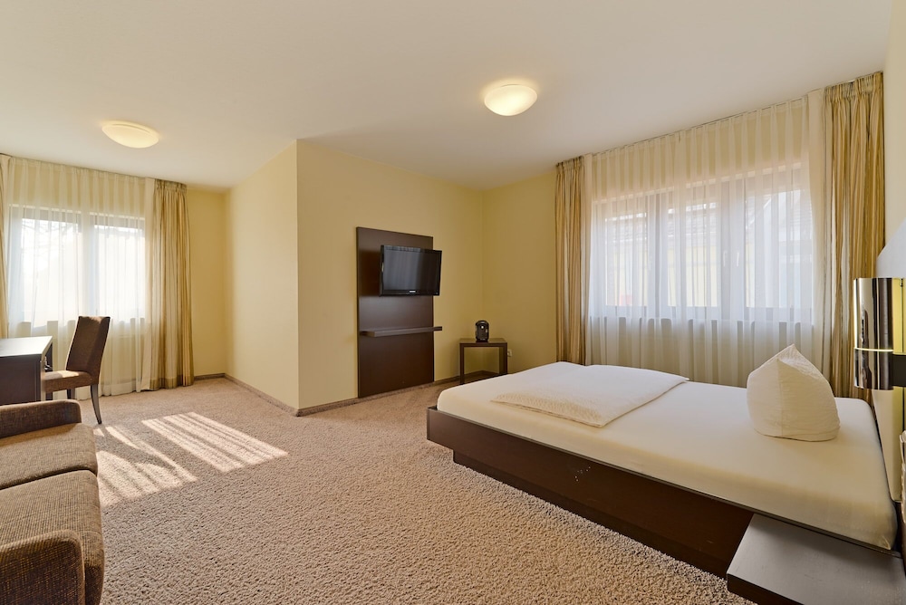 Hotel zur Post - Füllenbach 5