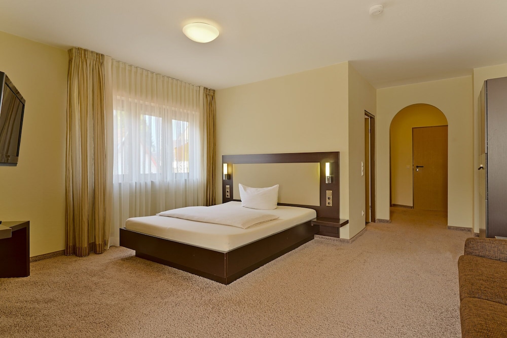 Hotel zur Post - Füllenbach 8
