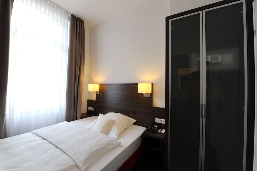 Best Western Hotel Kaiserhof 4