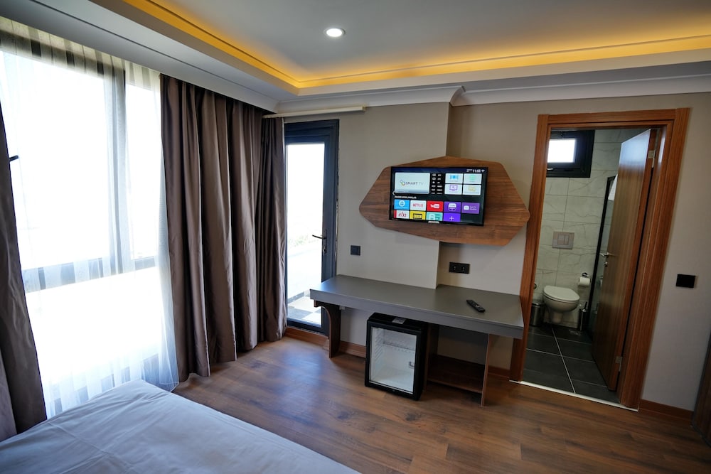 Shelton Airport Otel 13