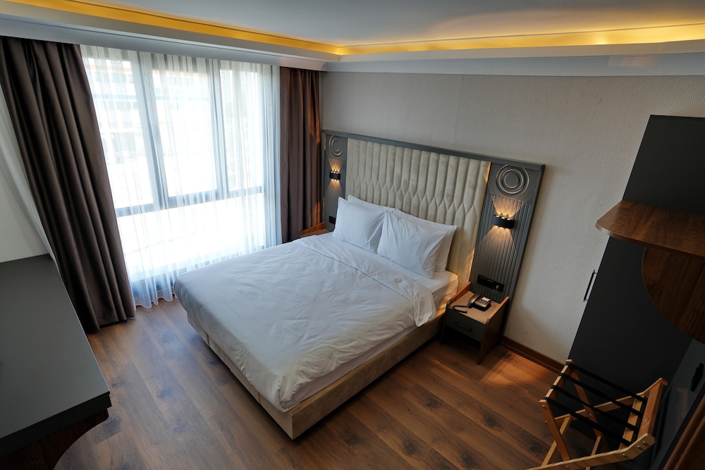 Shelton Airport Otel 3