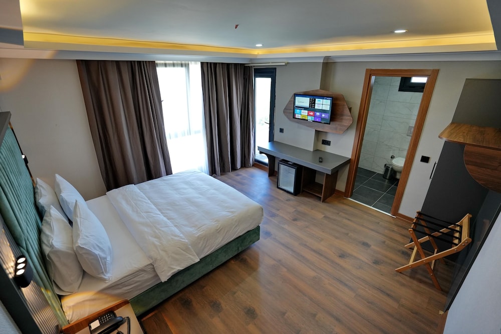 Shelton Airport Otel 12