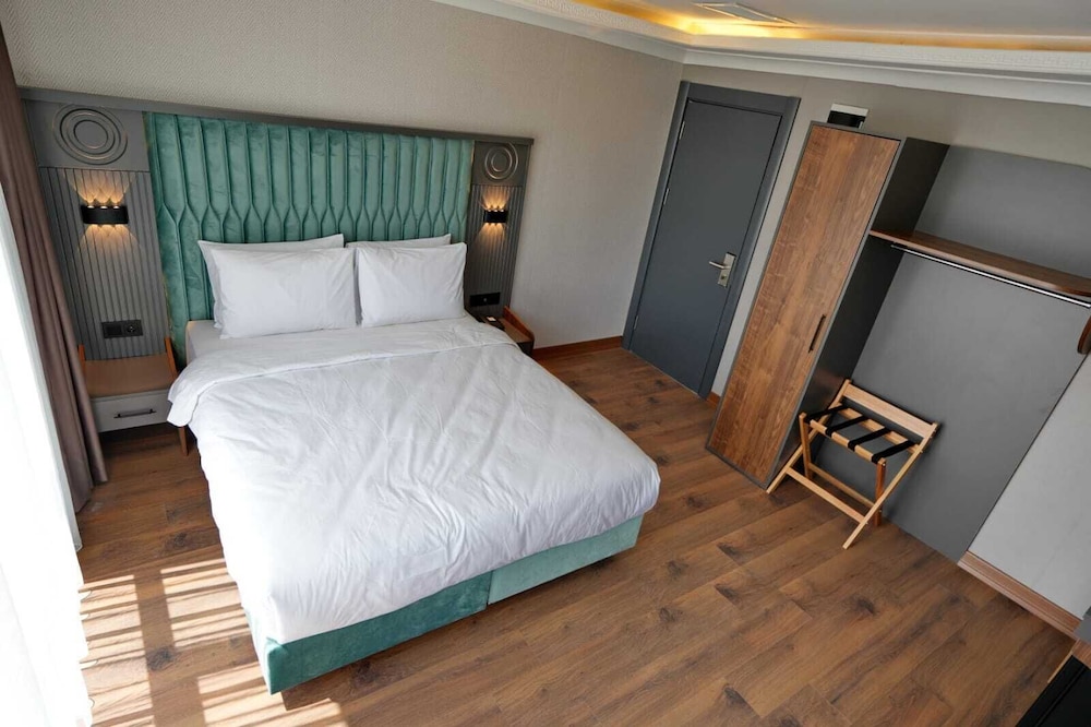 Shelton Airport Otel 20